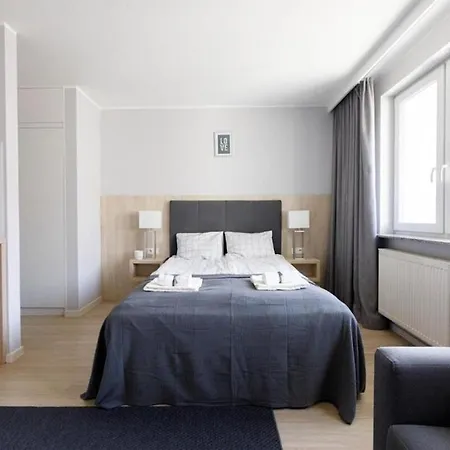 For 4 Near Market Square - Kuznicza 23 *